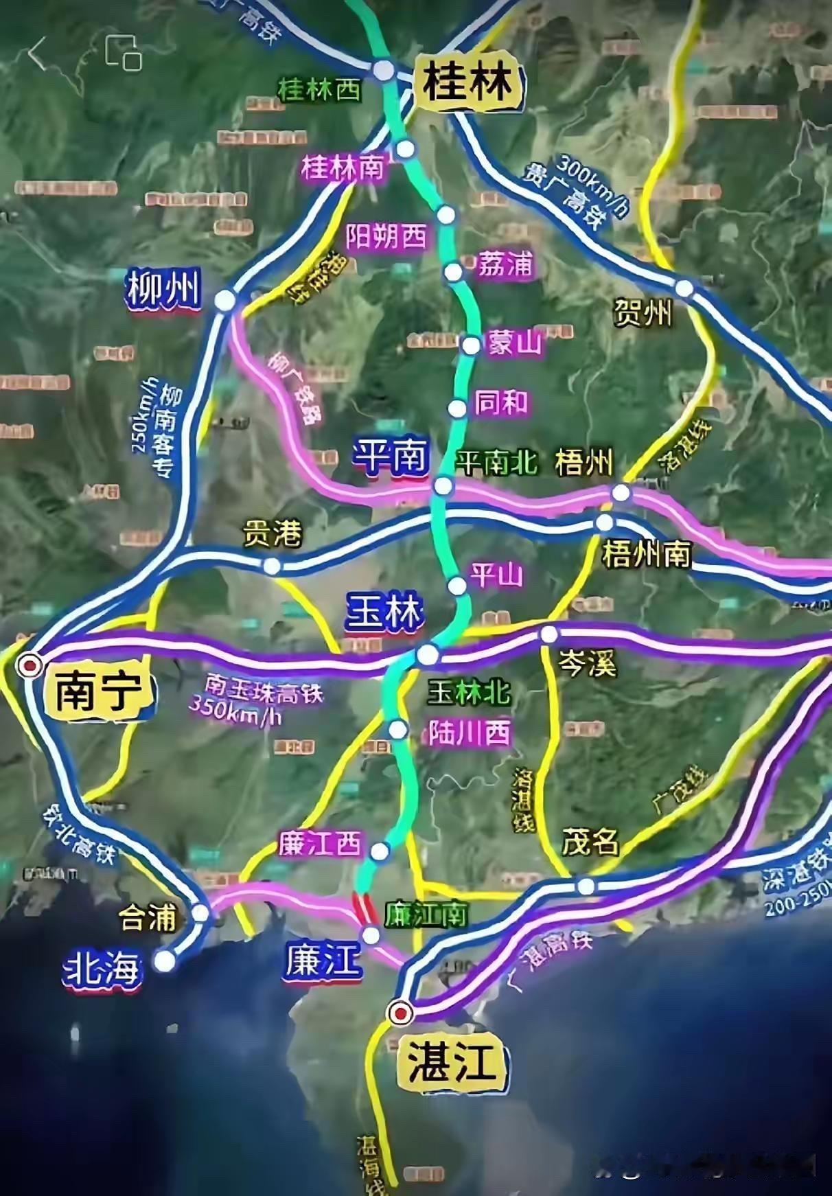规划以横向高铁连通粤桂城市群，加速区域一体化；纵向桂湛高铁成发展脊梁，贯通桂北资