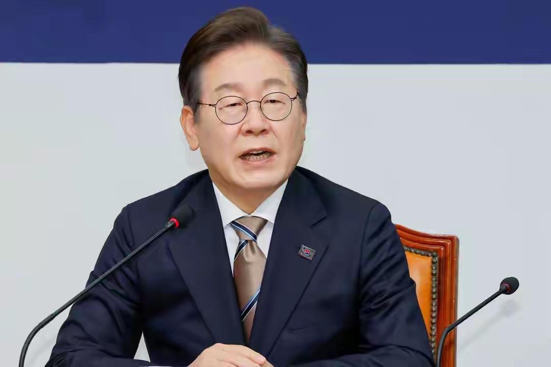 4天后，李在明等来了北京的回复，中方给出的2个字，让他放心了 这年头，外交场