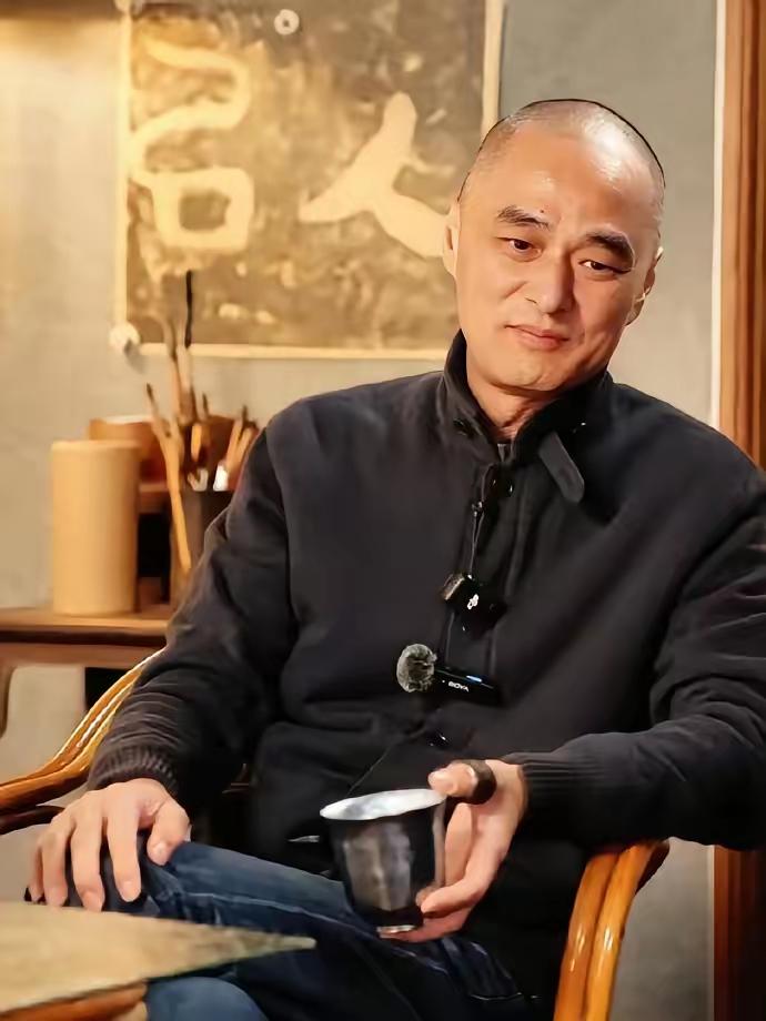 身家过亿的协和医科博士冯唐再次语出惊人，他说：“没事不要和任何人搅和在一起，什么