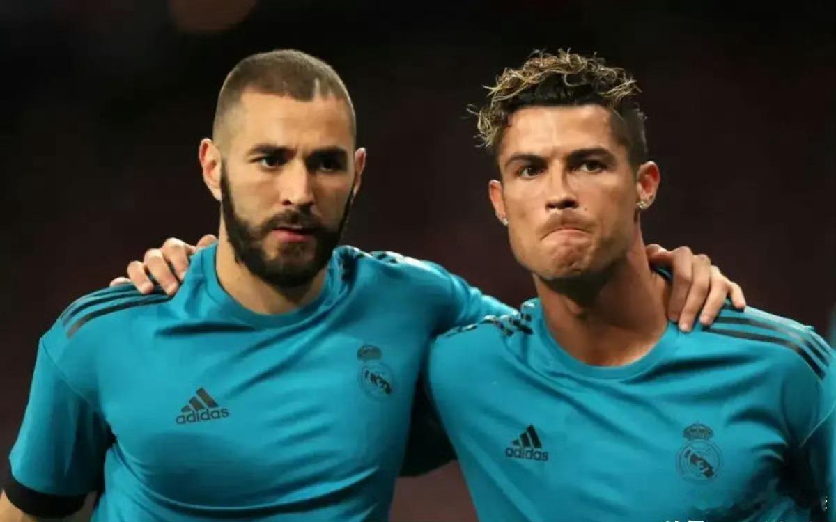 本泽马：“C罗说他是历史最佳球员？没错，毫无疑问就是这样，C罗是史上最伟大的球员