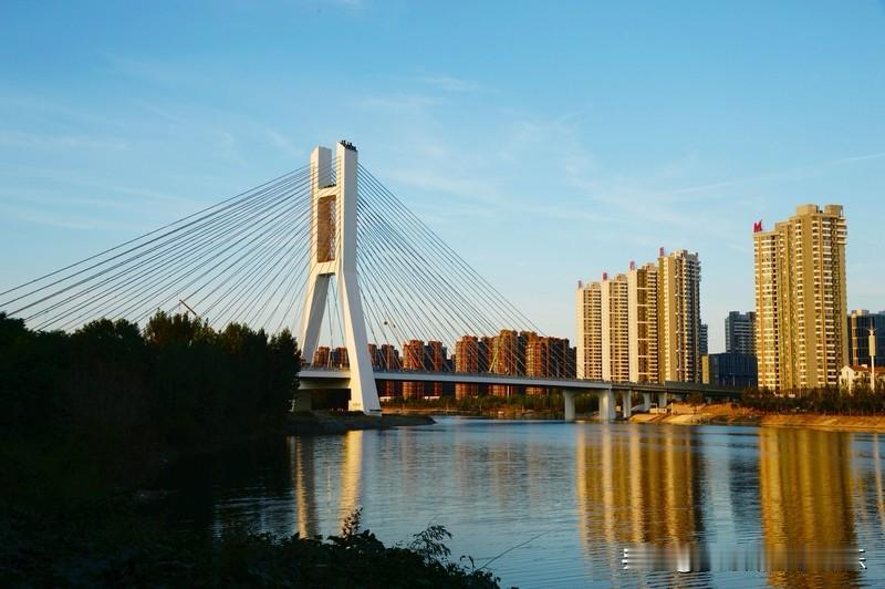 在北京买房，如果抱着投资保值增值的目的，最好不要再买远郊的房子了。燕郊的地铁22