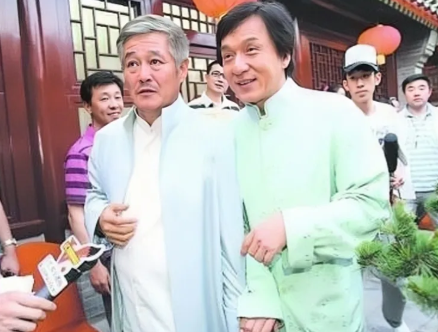 2014年，据说成龙举办60岁生日宴时，邀请赵本山：“老弟啊，你可一定要来啊，千