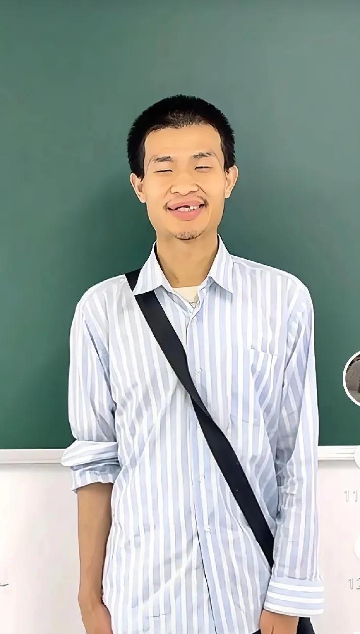 大家发现了吗？韦东奕一夜之间涨粉快两千万可是大家都在说他的牙齿已经坏了好多颗
