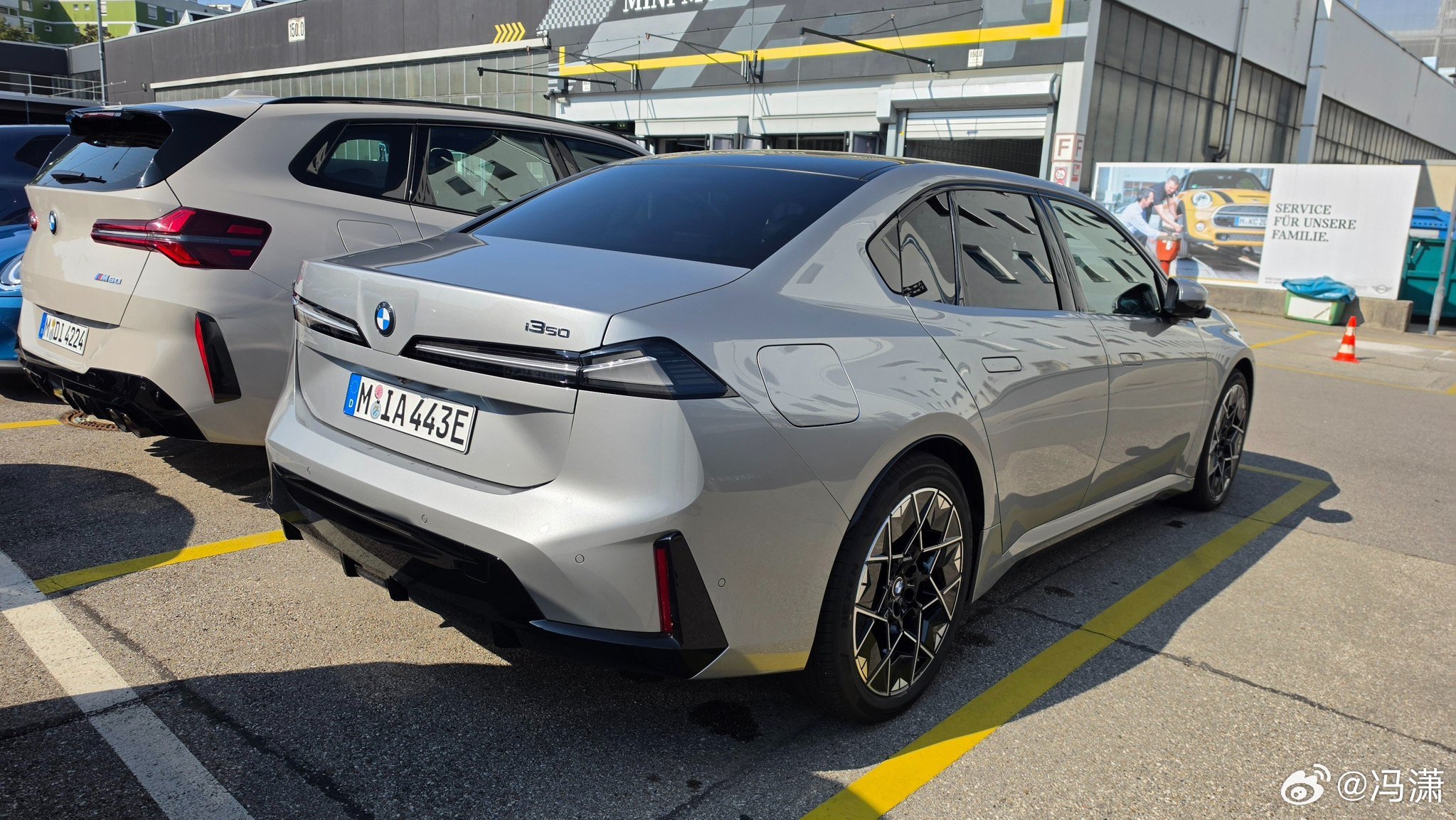 BMW新3系燃油版车尾造型，参考一下i3，咋样？新设计语言看习惯了么？​​​