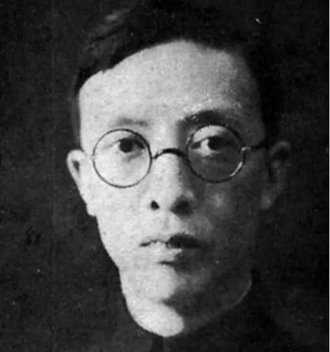 1949年，中统特务头子叶秀峰把2700多根金条交给儿子，让带着去台湾，不料，所