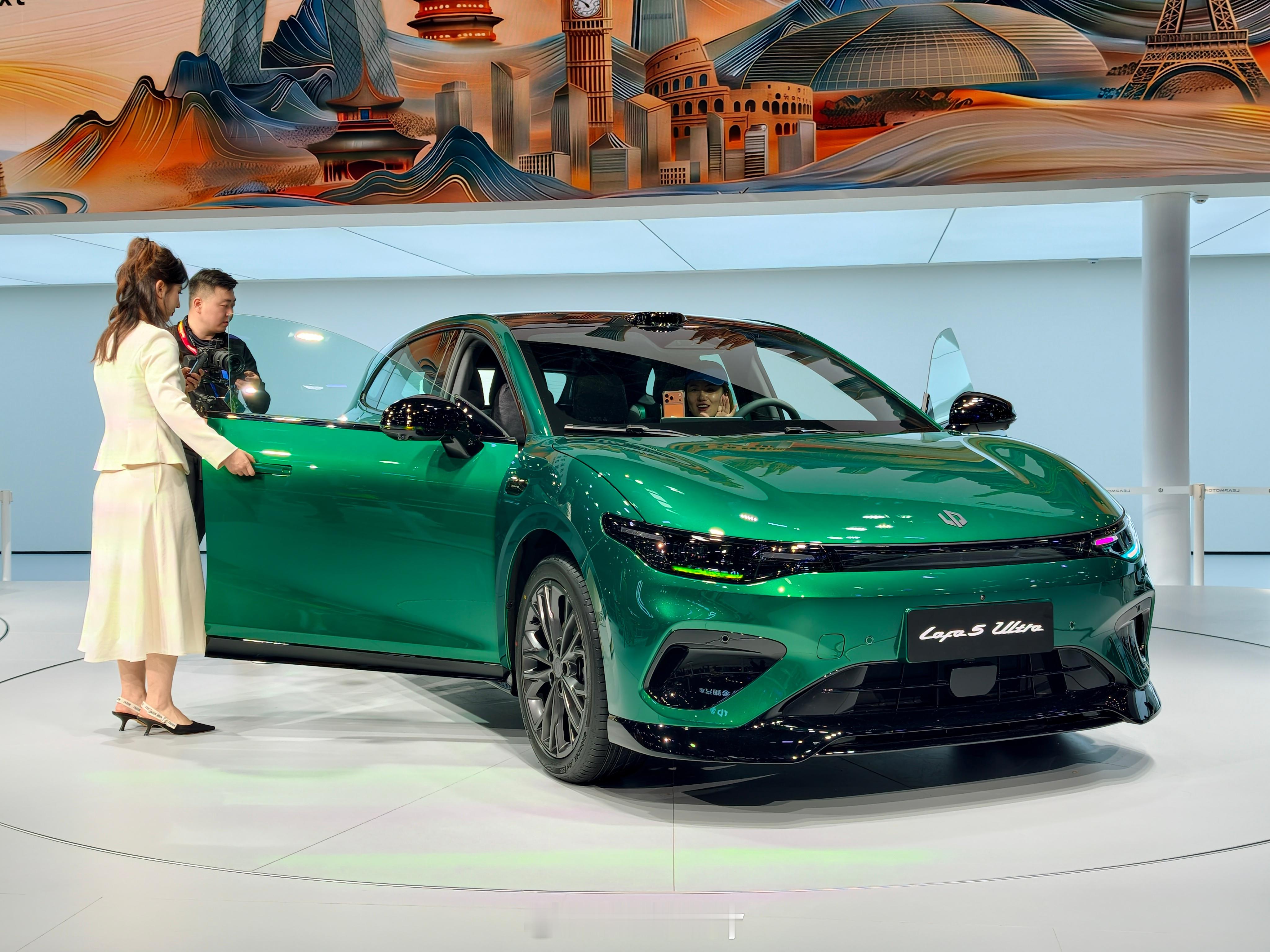 零跑Lafa5Ultra上市，好而不贵！是核心，满足极致玩家，又可以悦己，买车