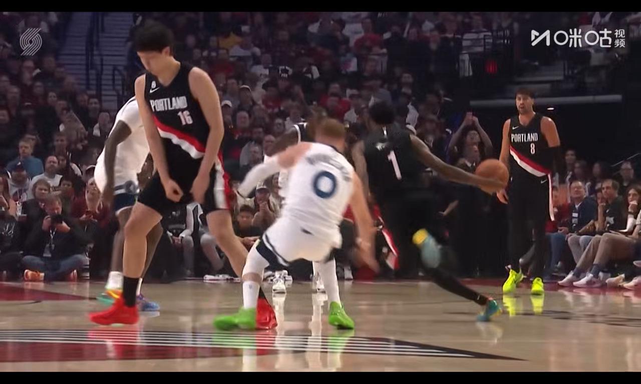 杨瀚森叉腿移动掩护跟找死一样，在NBA保留CBA落后打法，开拓者溺爱绝对有限度