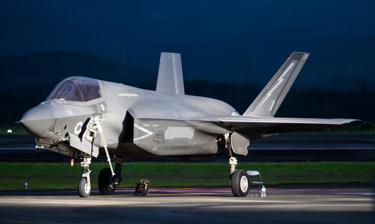 梅开二度！英国威尔士亲王号的F-35B战斗机再次迫降他国，这次是日本。昨天，正
