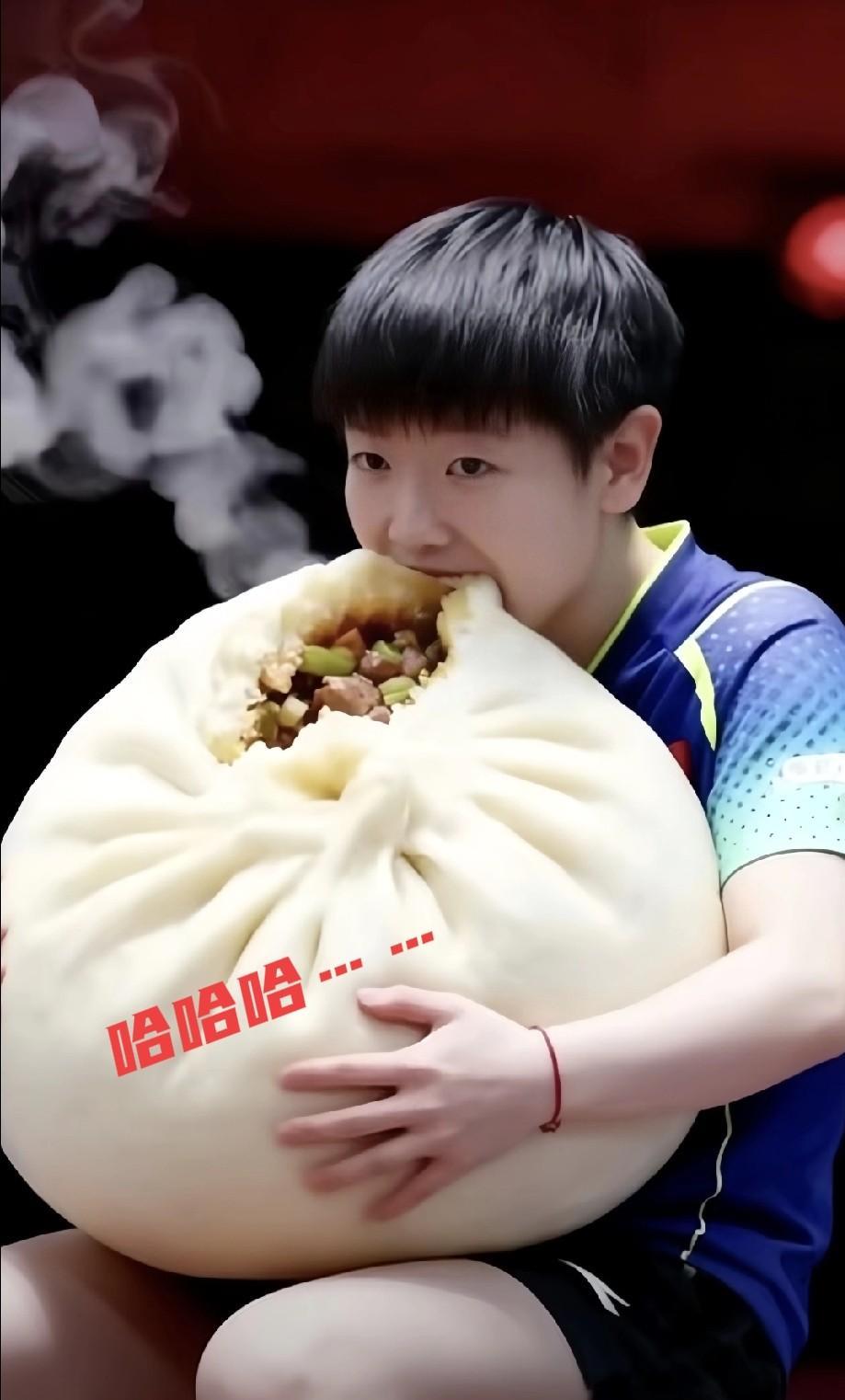 [捂脸哭][捂脸哭]大包请拿走！！看到莎莎这个吃大包的图真是笑惨了！[捂脸哭][捂脸