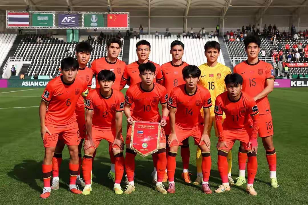 大出意料，欧洲球探盯上的，不是球迷寄予厚望的王钰栋，更不是为国足闯入八强立下汗马