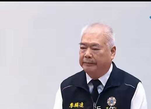 从郑丽文不处理季麟连，而是国民党党中央发千字文，剑指赵少康，又传出在军购上对不服