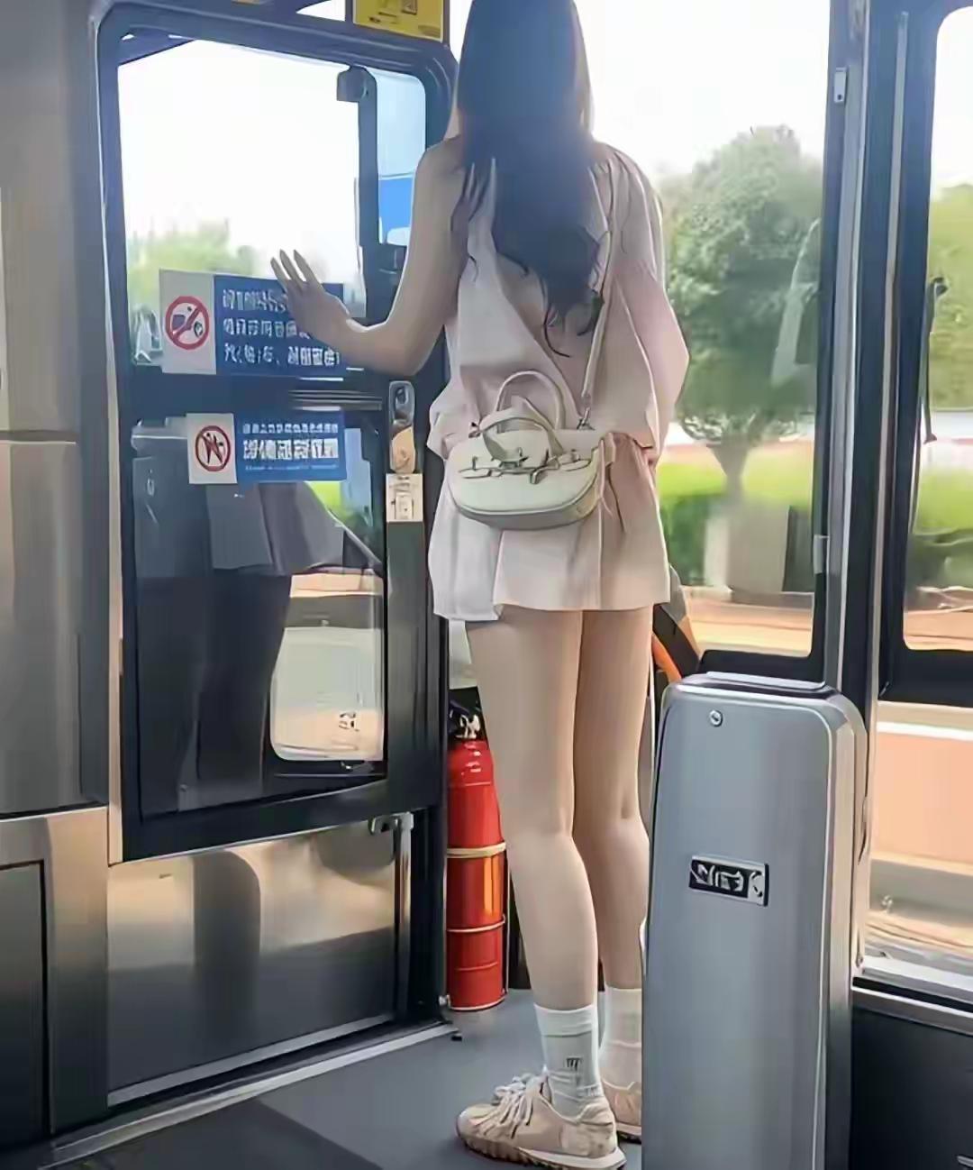 上车舍不得下，下车舍不得走