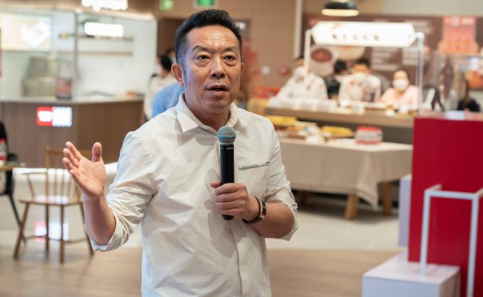 贾国龙回应创立新品牌：想承接部分西贝员工。 据媒体报道，近日贾国龙成立了新品