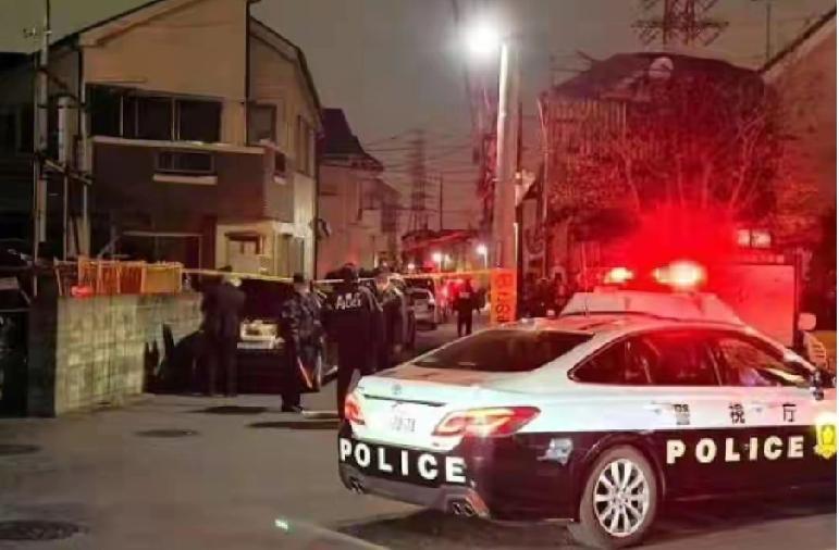 日本一家5人、4亡，疑点重重。近日，日本东京，一男子回家，发现大门内部上锁，