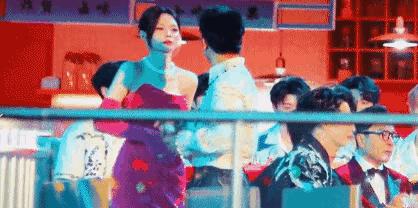 杨迪沈梦辰“肢体冲突”？这瓜保熟吗？我得说，这年头明星的“友谊”真是比纸还薄