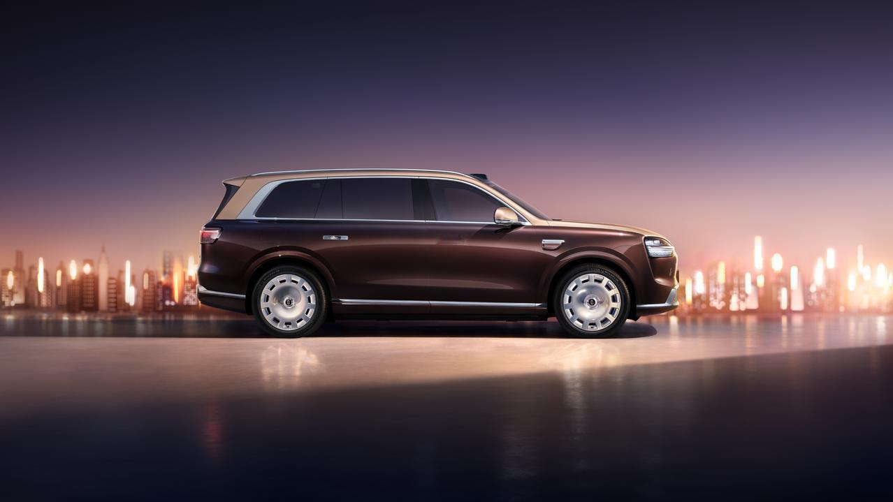 余承东一条视频，揭开了全新一代问界M9领世加长版的哪些细节近日，余承东在微博发