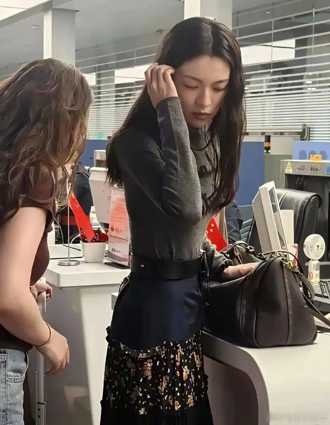 她真是娱乐圈顶级大美女，太漂亮，太有气质，难怪李现那么喜欢她