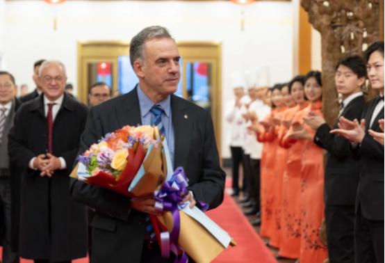 2月3日，乌拉圭总统奥尔西在访华的第3天，在社交媒体上发表了一篇小作文，他说：“