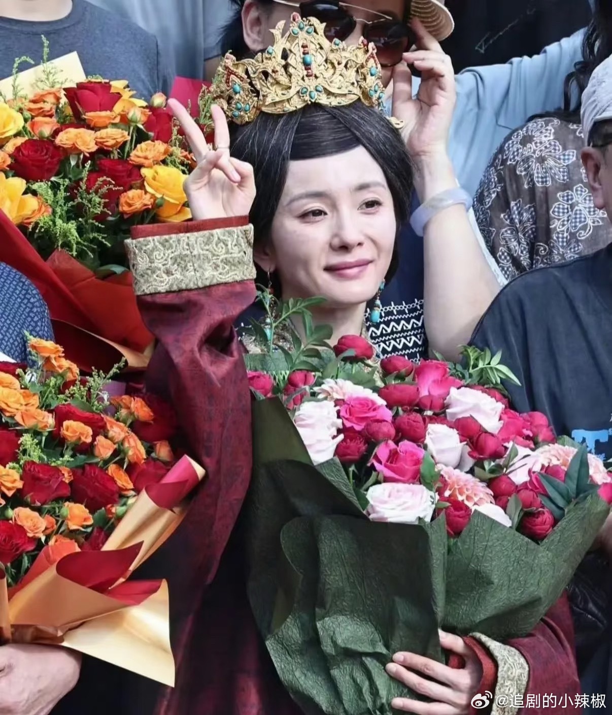 女主这老年妆也太真实了，看着好慈祥​​​