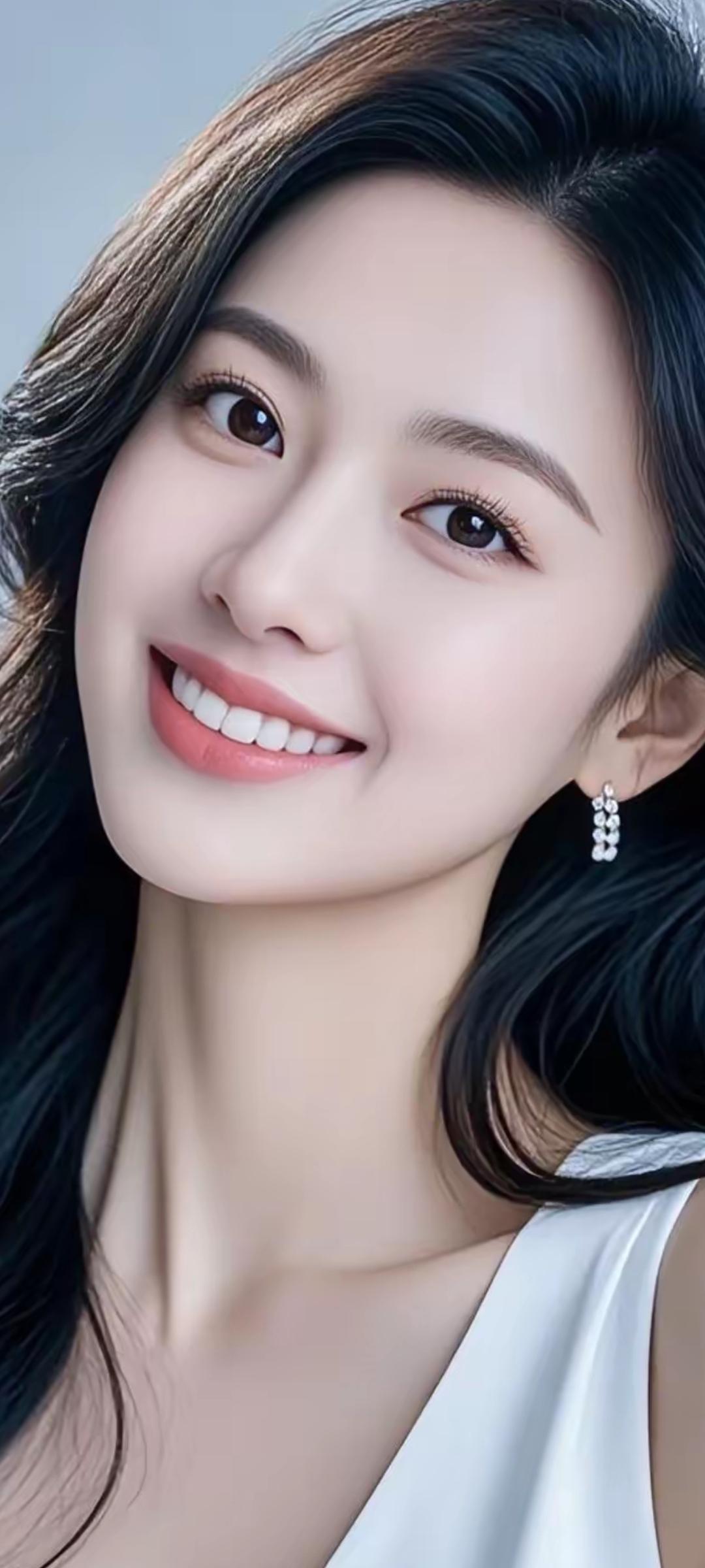 甜美笑容，优雅气质，珍珠耳环点缀，完美女神范儿！💖✨