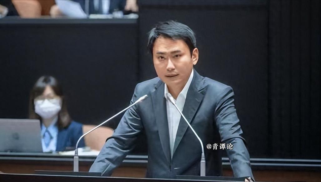 “台独”分子再次炒作大陆近日试射潜射洲际弹道导弹。台媒报道，民进党“立委”陈冠