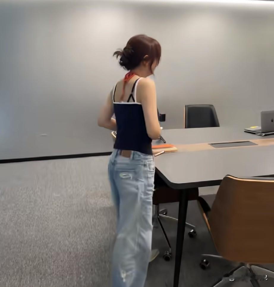 现在的公司越来越把算计这两个字研究透了....我们公司原来是3年合同3个月试用期