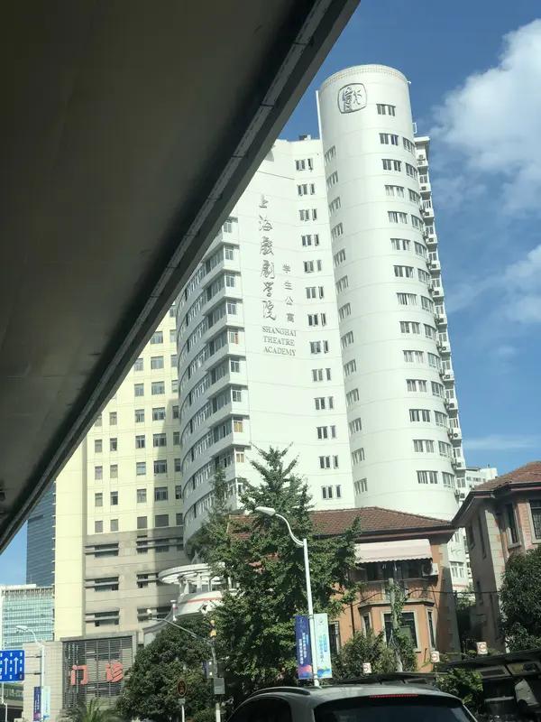 女子去上海看病被飞机拒载：最后一刻被拦下，谁来守护救命的时间？你拼命抢到的