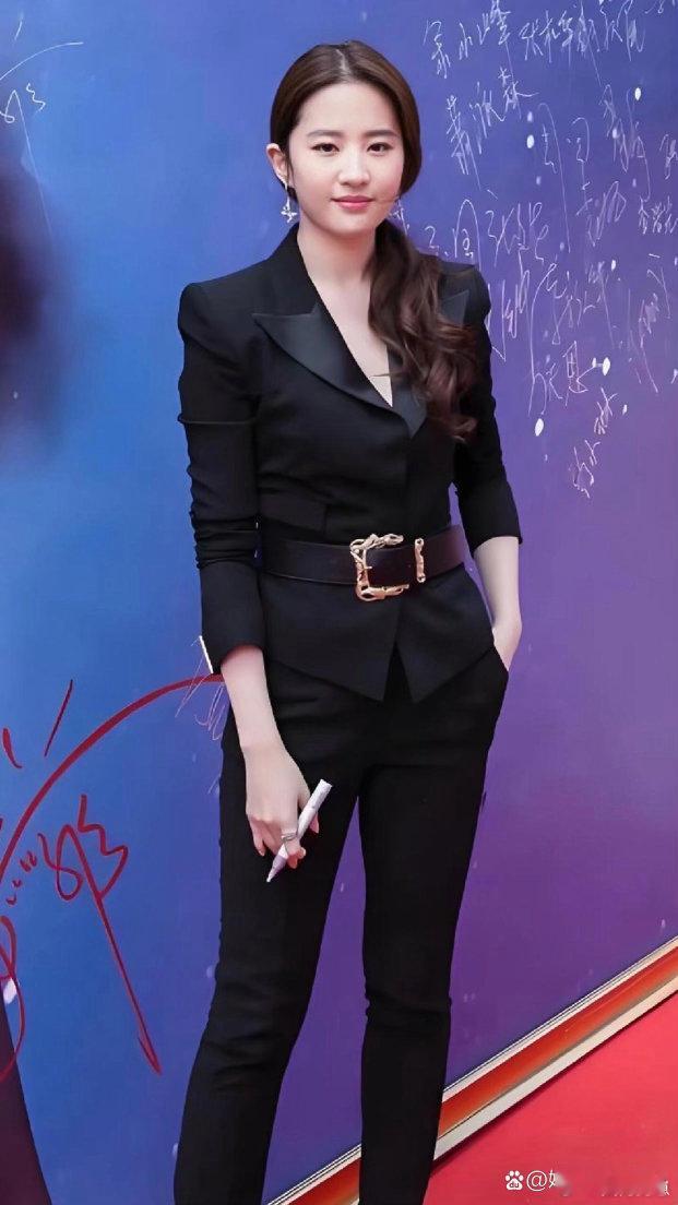 是谁把神仙姐姐刘亦菲拍成这个样子了，也太让人无语了！