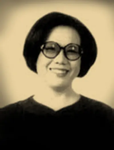 1942年冬天，重庆，一个怀着六个月身孕的女人，带着两个女儿，头也不回地离开了那