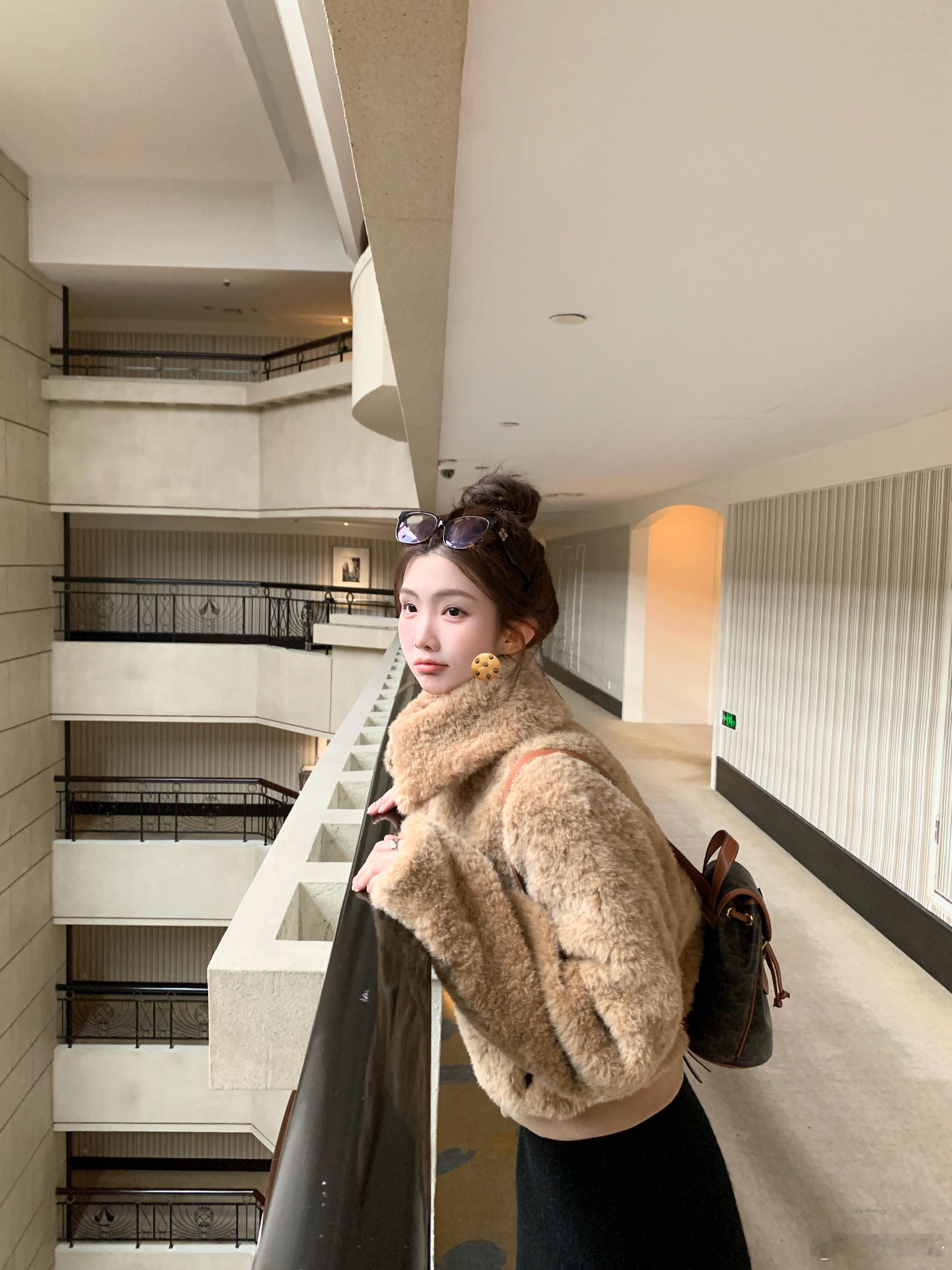 丸子头真的不认真扎的时候它才最好看​​​