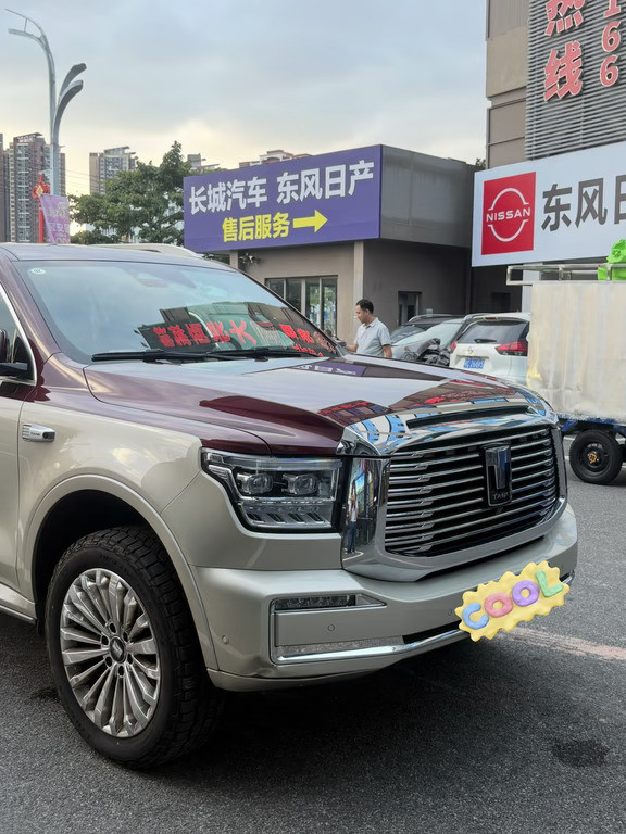 真正适合全家出行的豪华硬派越野！坦克500大空间五座七座可选，后排平躺无压力车外放电+车载冰箱，露营