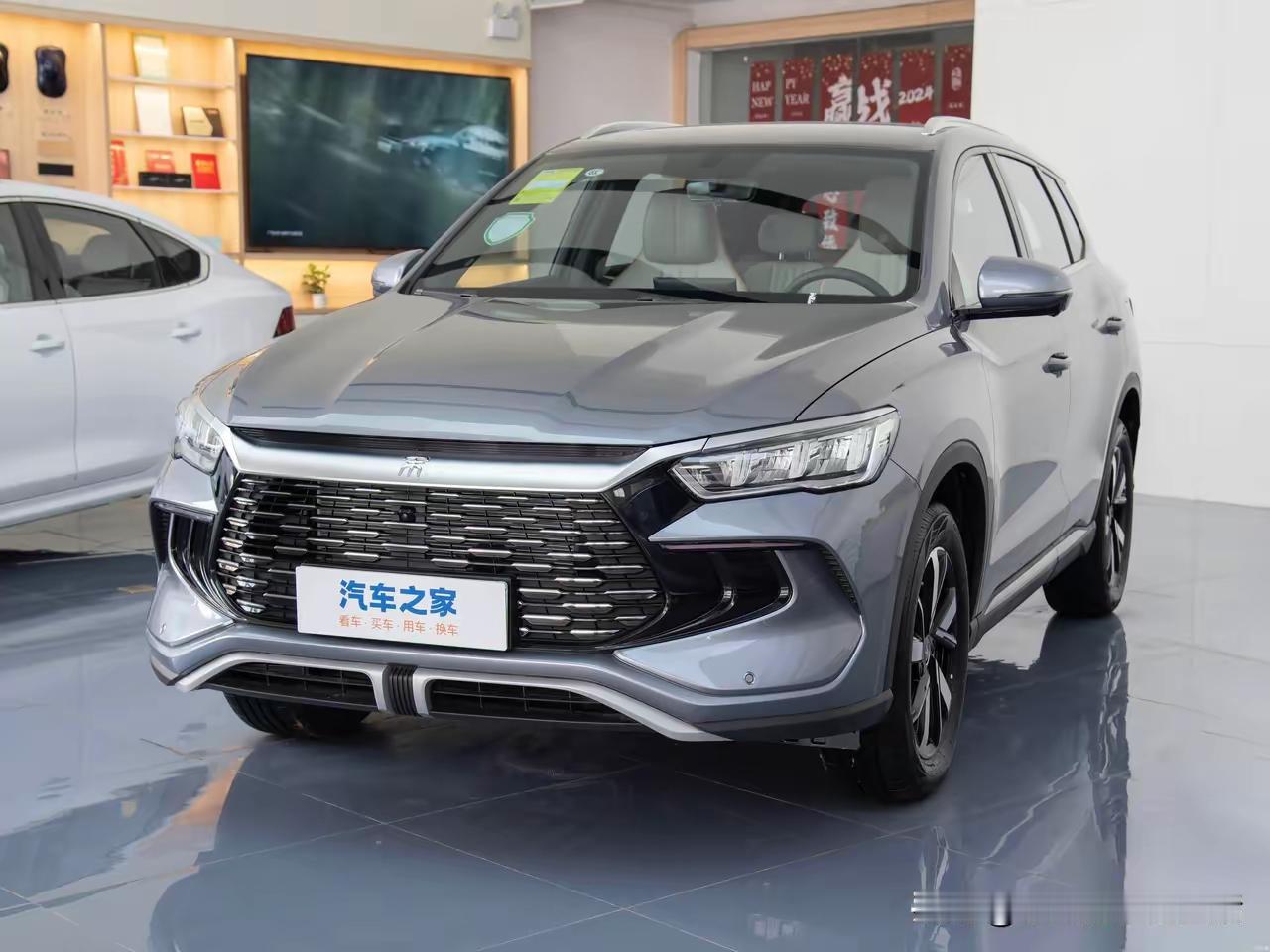 听我一句劝，手里电车还能开的，先别琢磨官方给你升级电池这事儿了。我一朋友，20