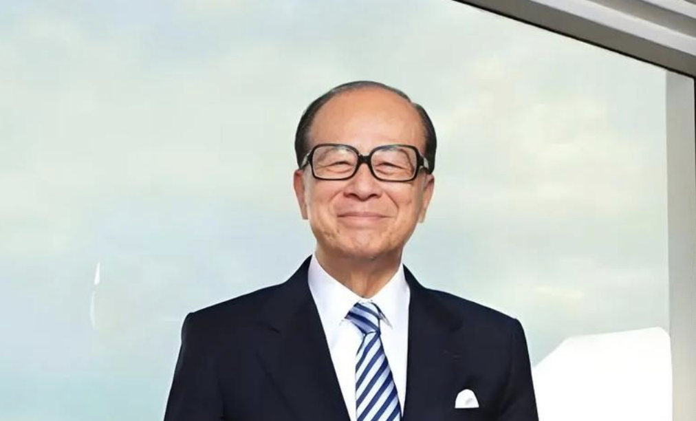 李嘉诚和镜子