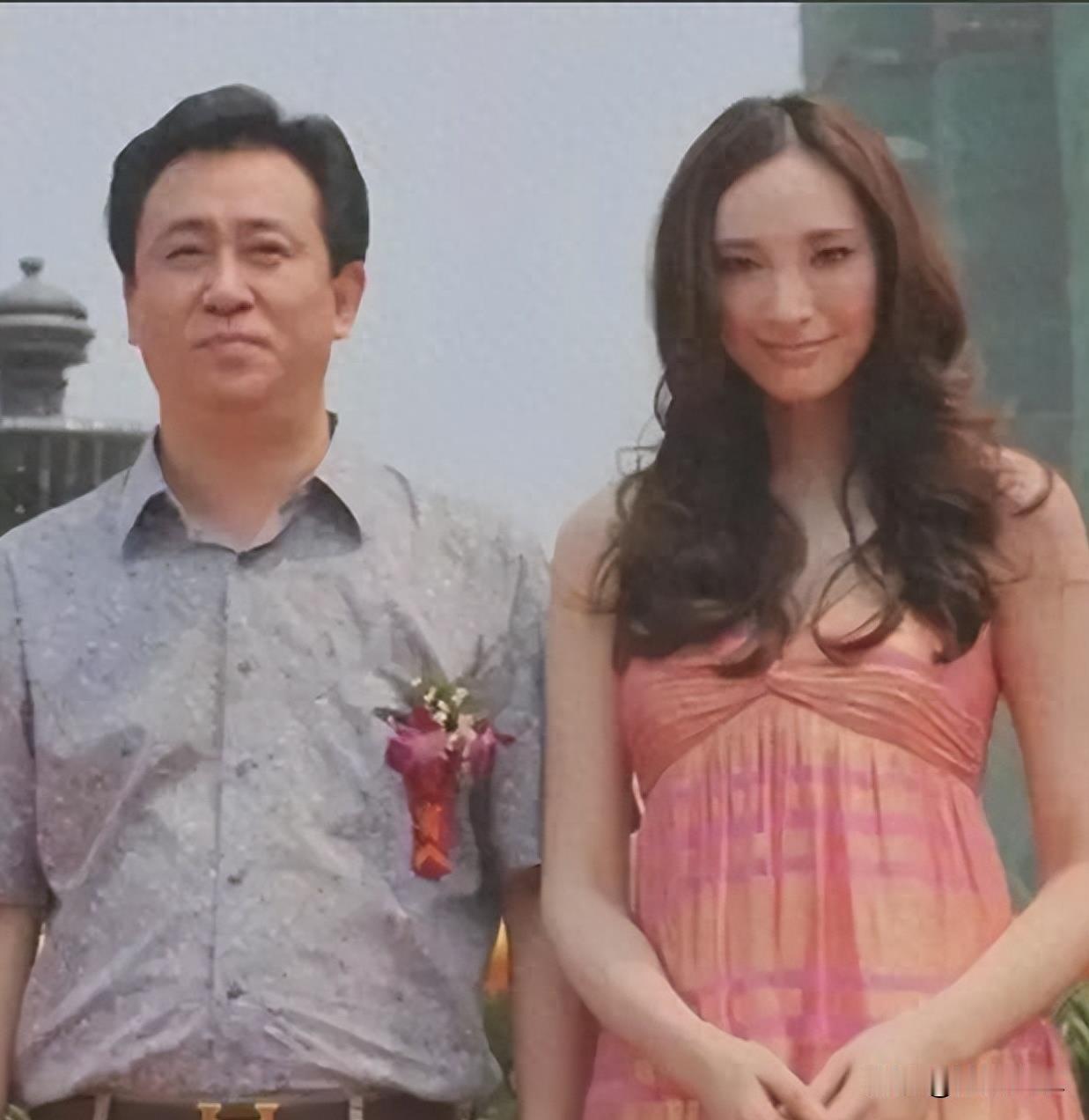 许家印落定之后，他的家人都去哪了？许家印的案子尘埃落定后，不少人在感慨一代