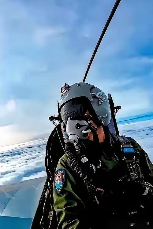 韩媒一条消息，捅破了窗户纸。驻韩美军，十几架F-16，引擎轰鸣着，没跟任何人打