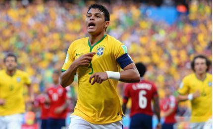 【曝巴萨5千万欧报价巴西队长】7月7日，巴萨终于要买后卫了！西意两大媒体同时报道