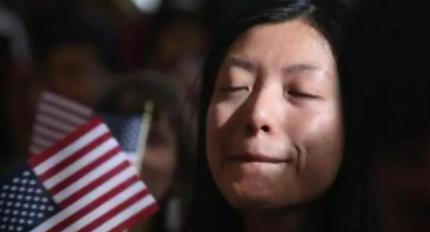 一名在美国的华人指出，华人精英移民后，不出两代就沦为普通人，这是怎么造成的？看