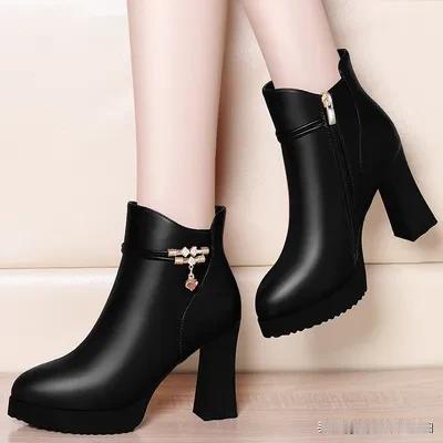 高跟鞋让女孩气质优雅迷人性感，风情万种！网图侵删