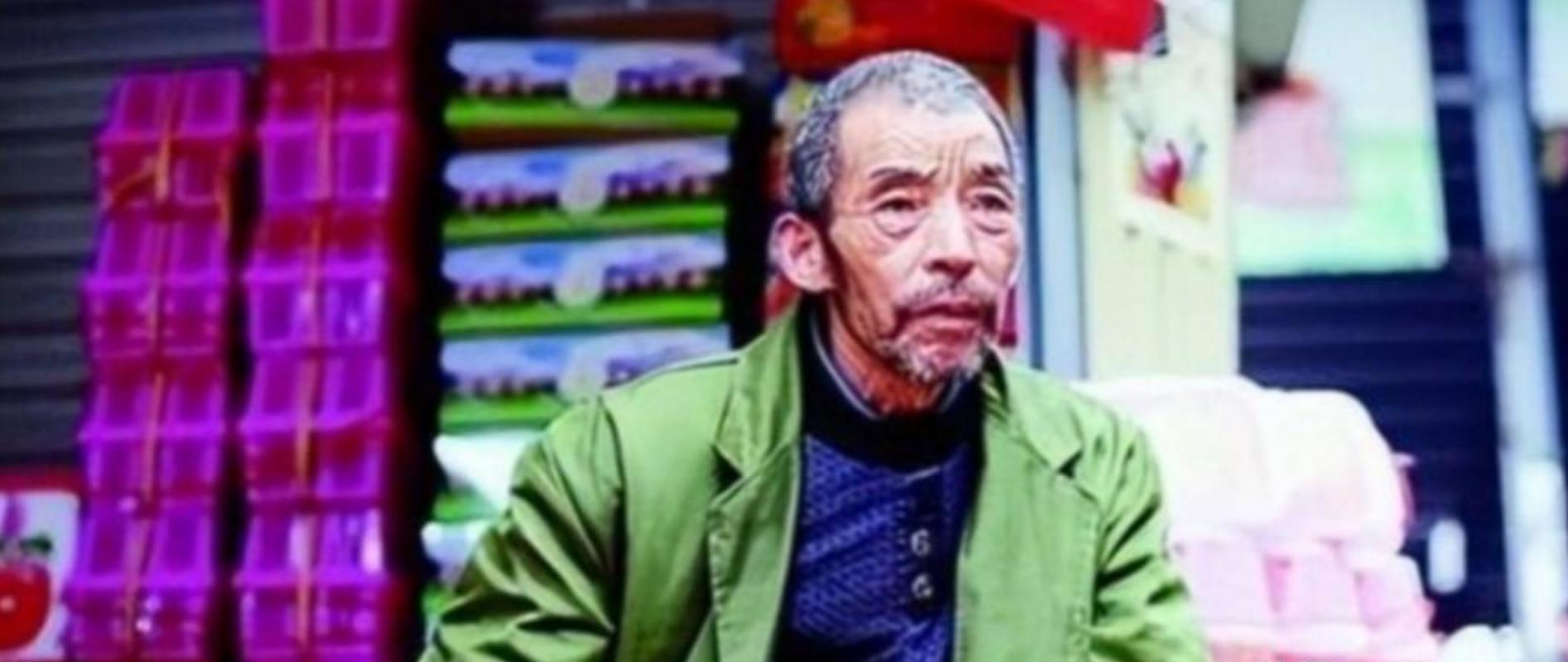 1992年，武汉街头，一位卖煎饼的汉子，意外改变了三个人的命运。1992