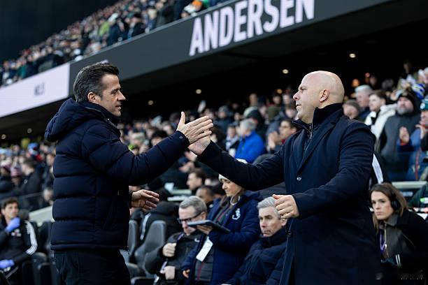 富勒姆vs利物浦我们必须承认，富勒姆是一支战术素养很高的球队，战术层面起码比利