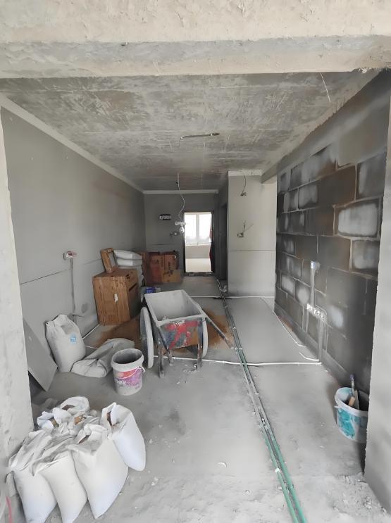 “白嫖还有理了？”2023年8月，新疆伊犁，男子购买了一套8楼的住宅，然而他却记