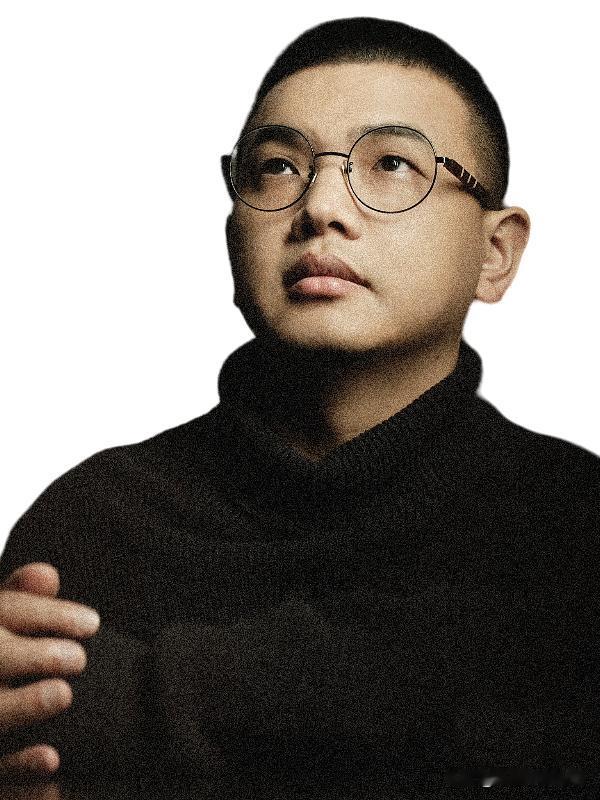 @卢克文工作室我想问一下卢克文，你到成都后悔了吗？刚刚，看到有位网友，对卢克