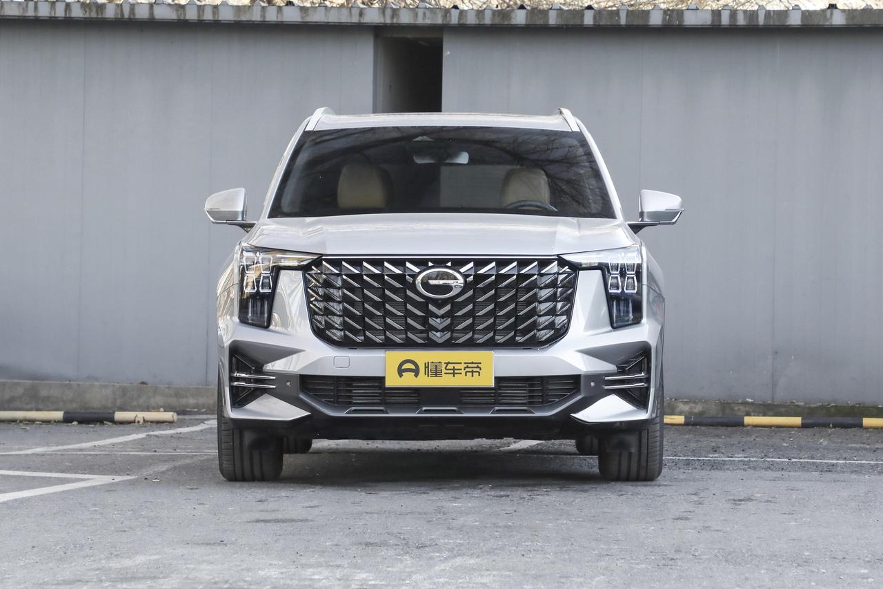 最近看了好几款二十万左右的SUV，最后锁定了哈弗H9和传祺GS8。两款车价格重叠