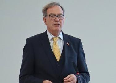 德国：中美打不起来了，因为打了也白打！日前德国教授坦率指出：美国不是害怕中国，也