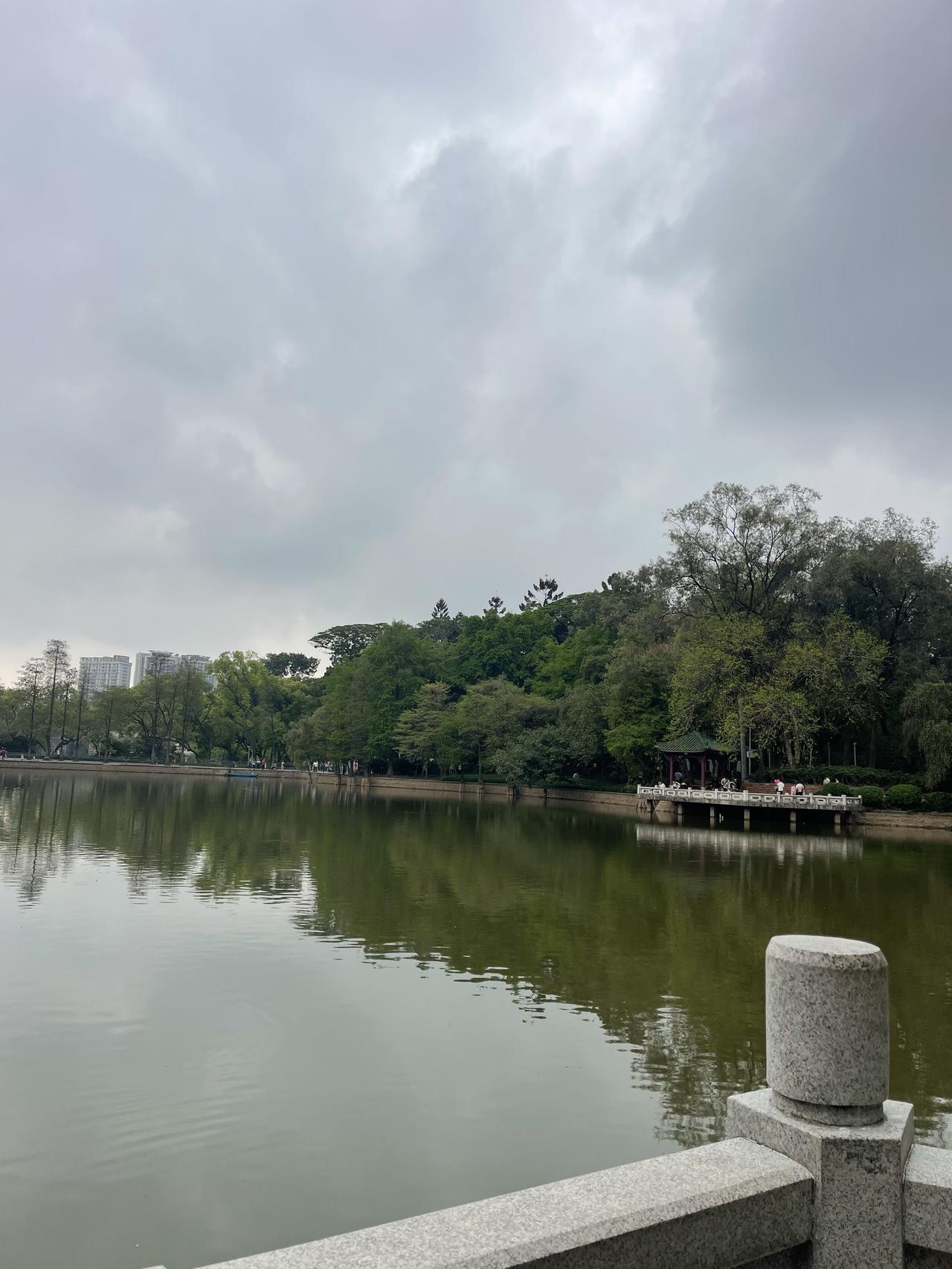 天乙贵人：是命运的馈赠，还是自强的回响？初涉命理，读到“甲戊庚牛羊，乙己鼠猴