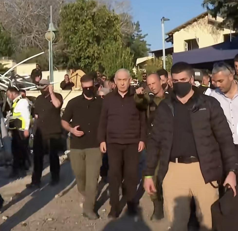 内塔尼亚胡如愿以偿将美国拉下场，但却为什么笑不起来？内塔尼亚胡通过犹太资本在美