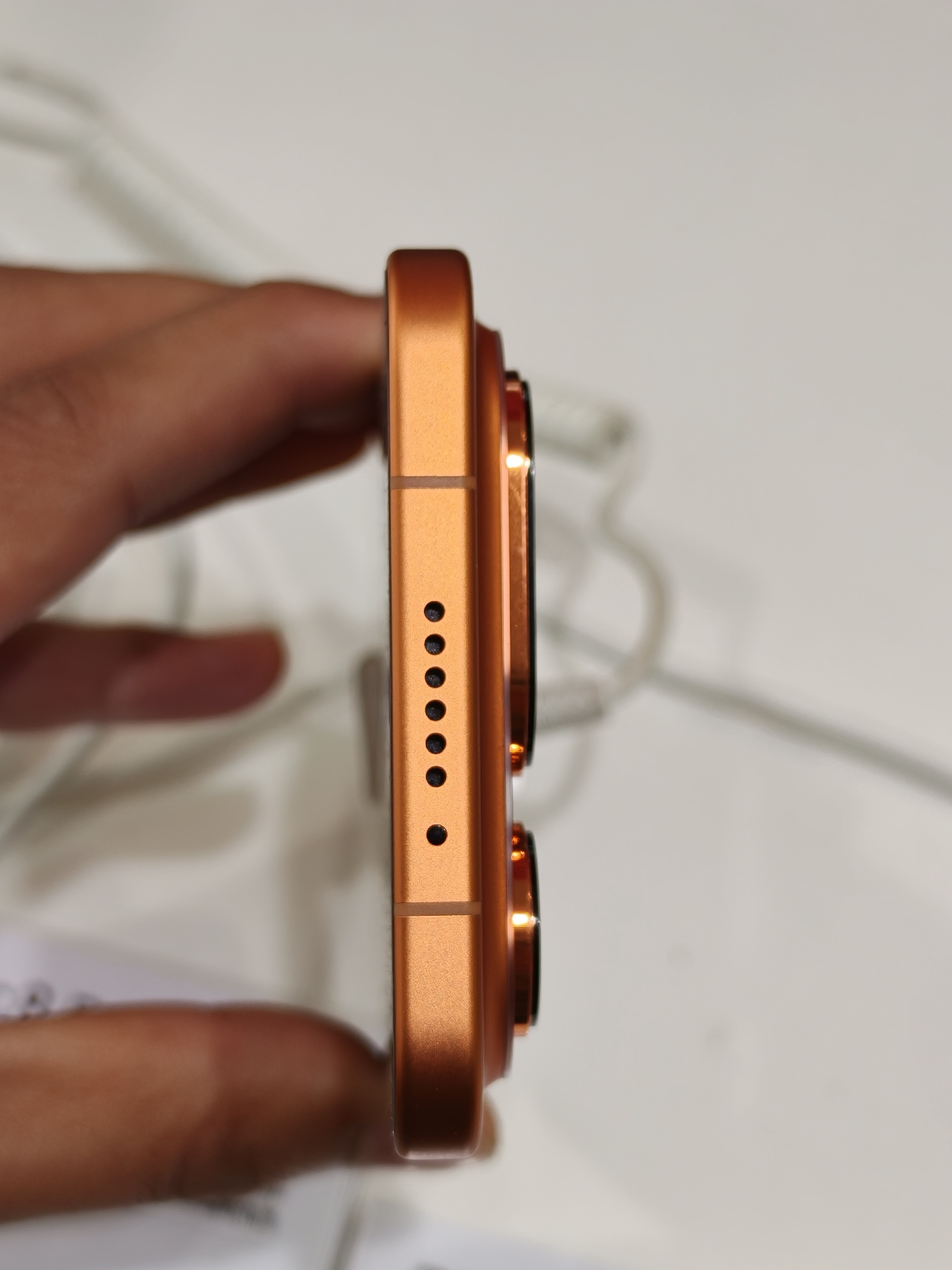 耀子，你真的是演都不演了就直接原模原样地照抄，Air也抄Pro也抄，真就这