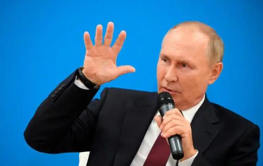 俄乌这仗一打就是4年多，从最开始大家以为的“自卫反击”，打到现在彻底变了味，说出