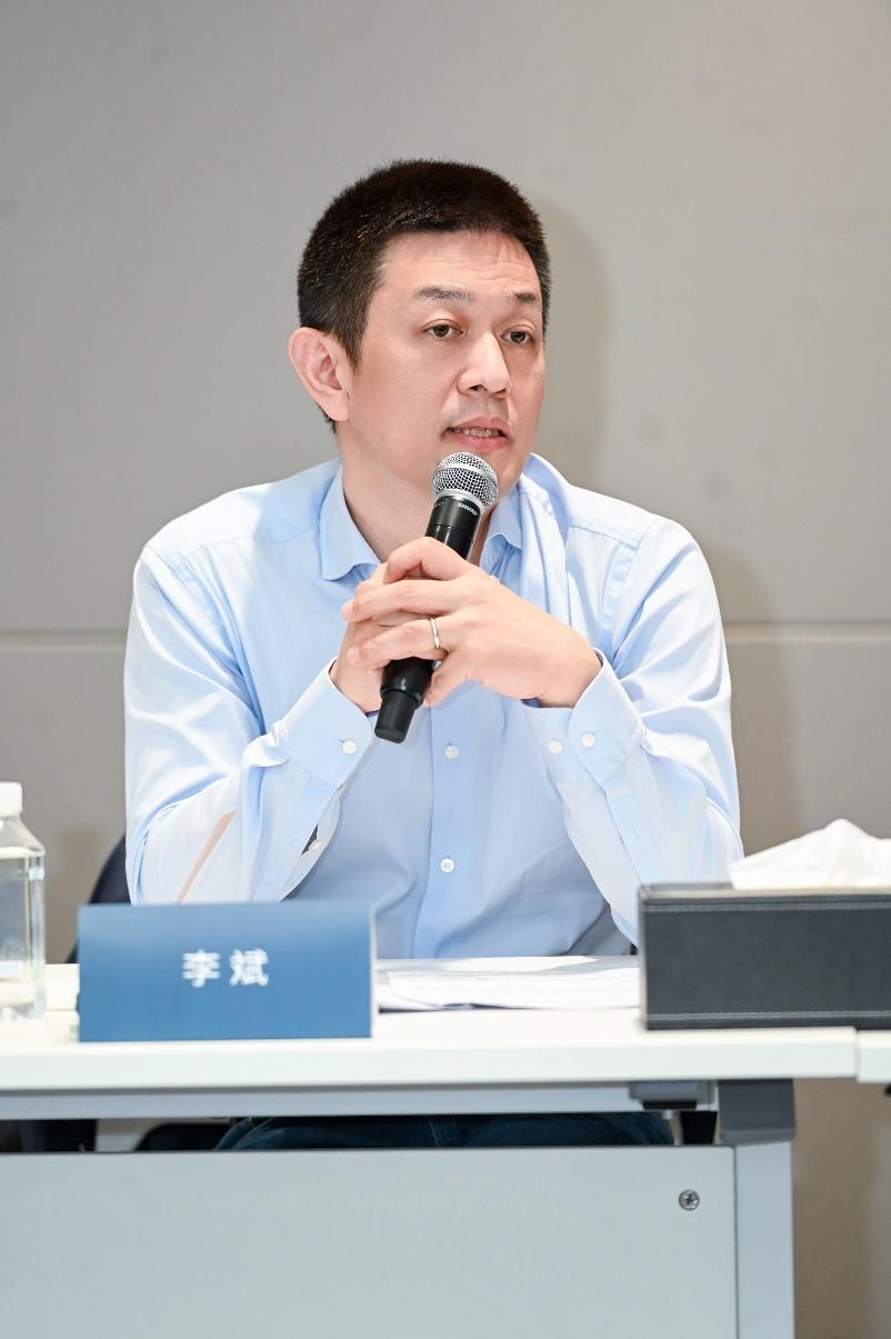 蔚来汽车创始人、CEO李斌在1月6日沟通会上表示，汽车行业正面临原材料（铜、银）