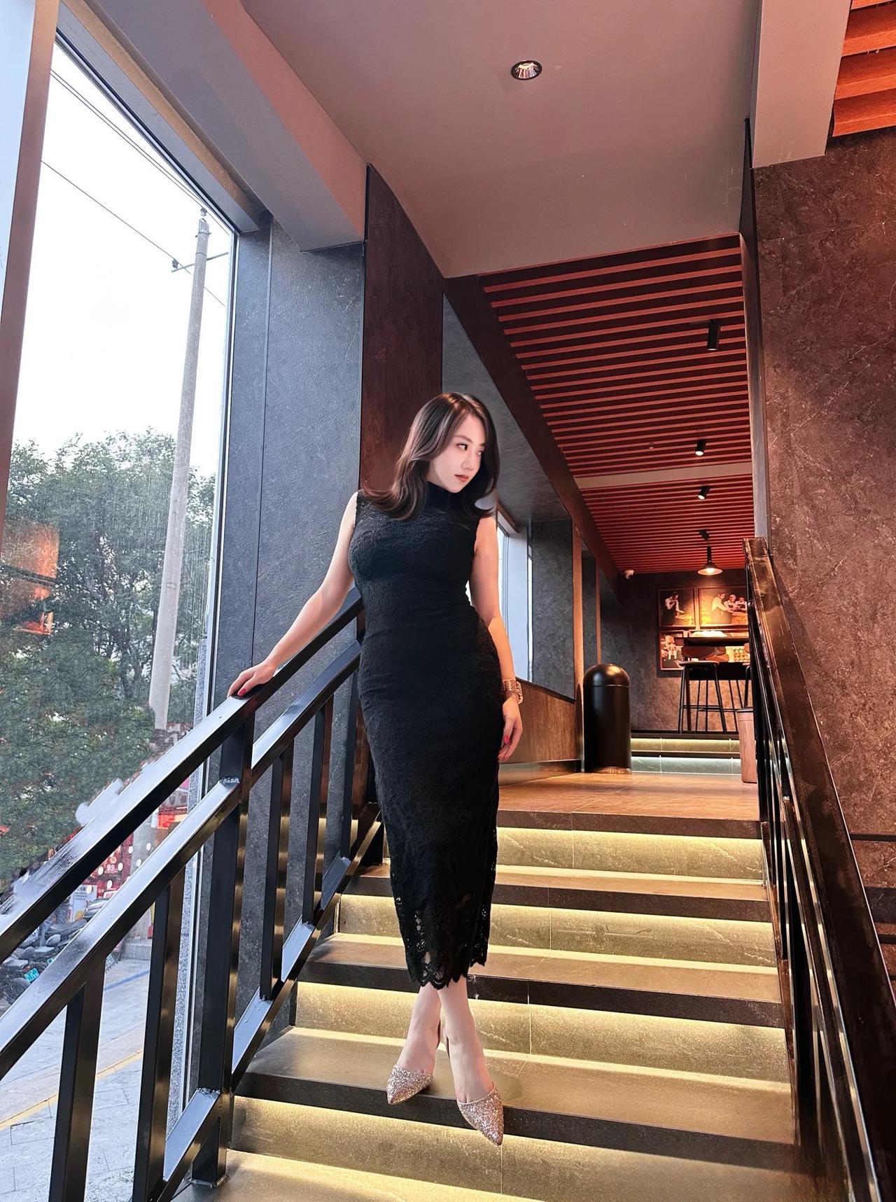 咖啡馆里的小憩时光，享受咖啡与静谧的午后。